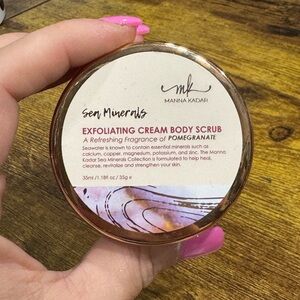 Manna Kadar Exfoliating Cream Body Scrub